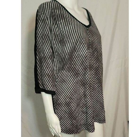 Catherine's Graphic Print Top Pullover Three Quarter Sleeve - Size 1X - Picture 2 of 8